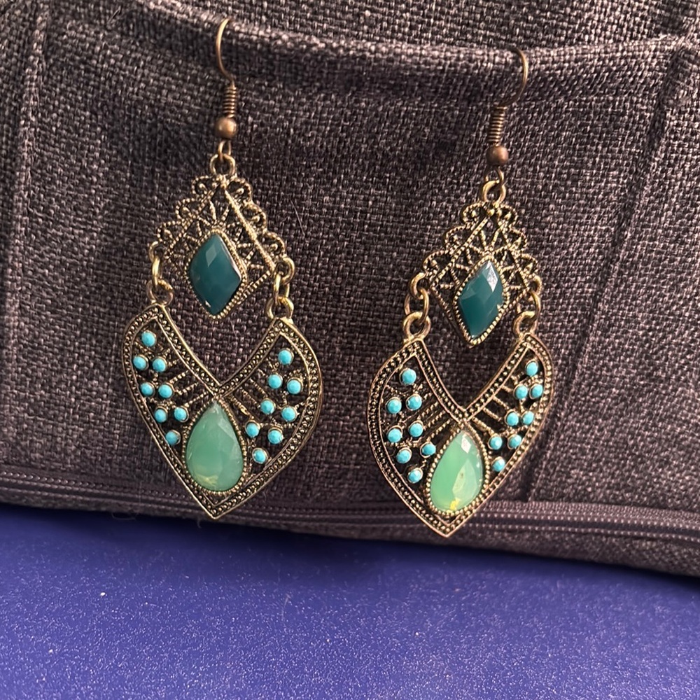 Elegant Green and Gold Dangle Earrings